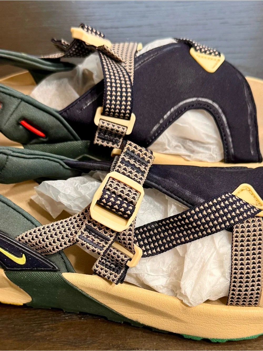 Nike Oneonta Trail Sandals Men’s 11 Olive Navy Hiking Outdoor Gorpcore